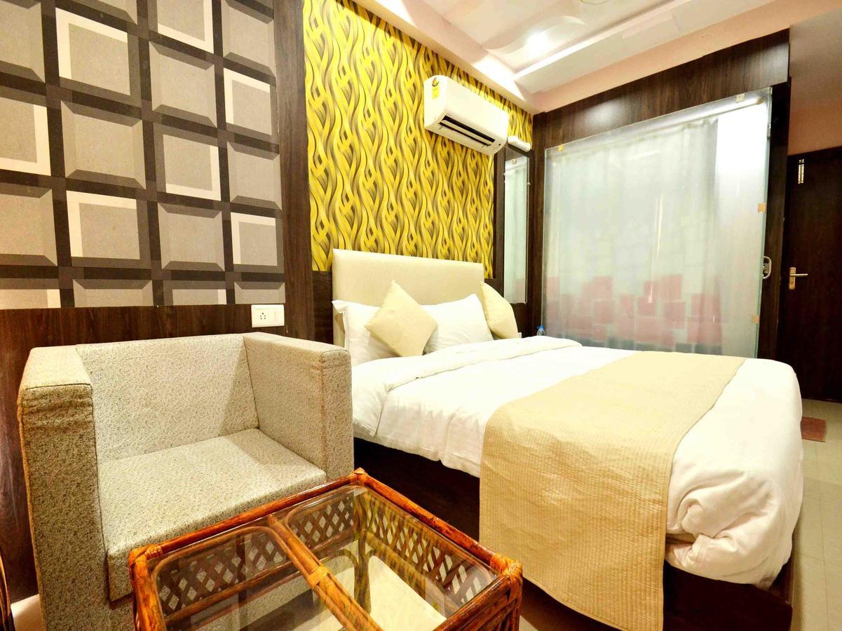 Oyo 2403 Hotel Aamantran Avenue Ujjain Exterior foto
