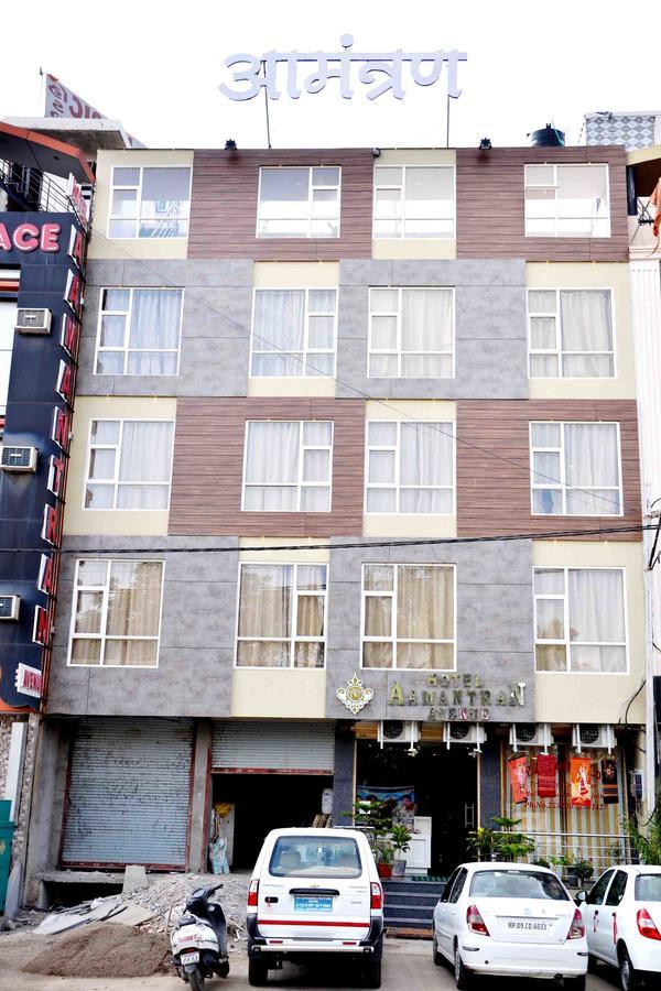 Oyo 2403 Hotel Aamantran Avenue Ujjain Exterior foto