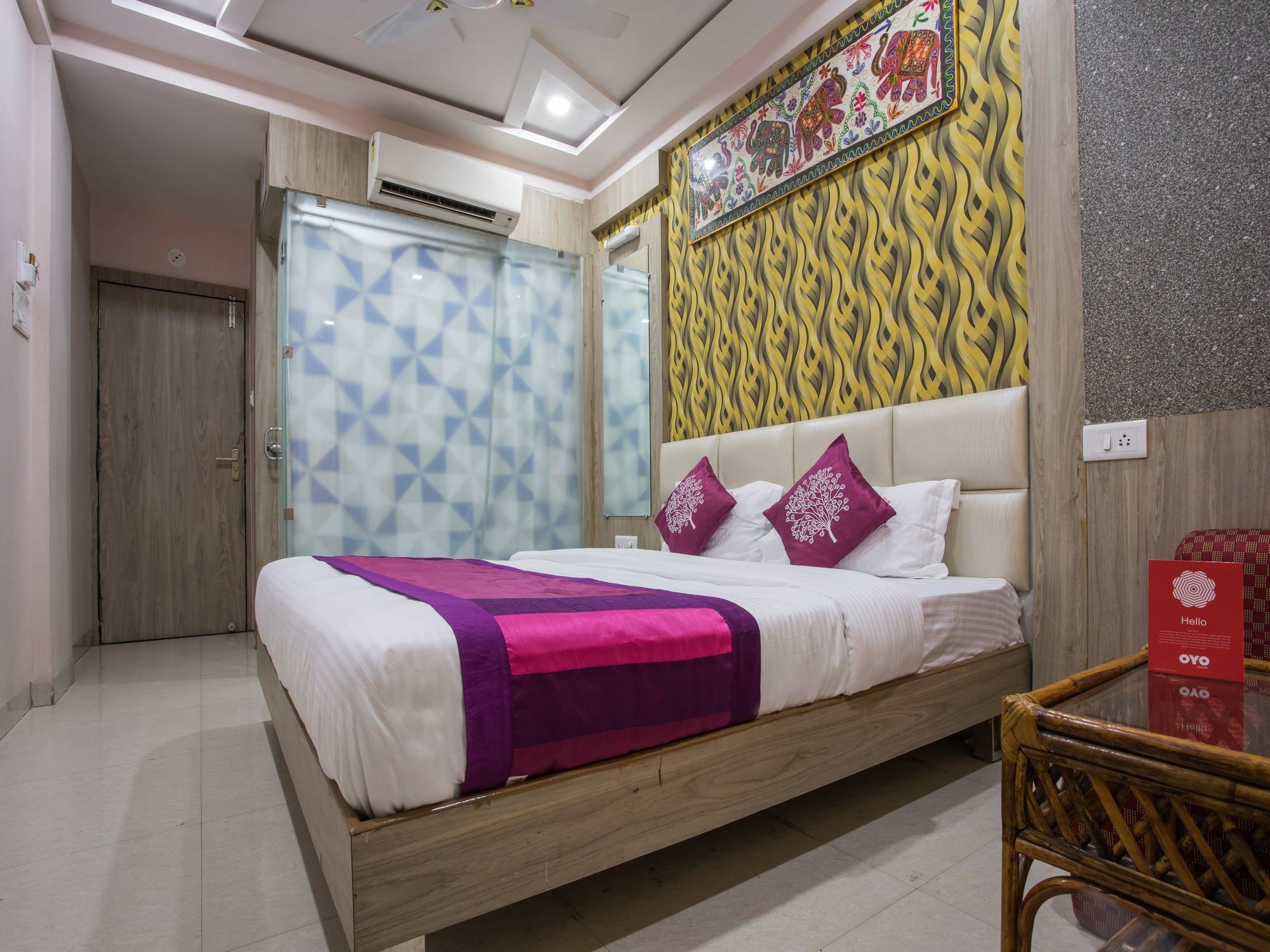 Oyo 2403 Hotel Aamantran Avenue Ujjain Exterior foto